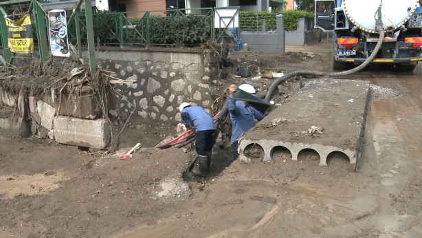 Alinur Aktaş Bursa'daki selin bilançosunu açıkladı!