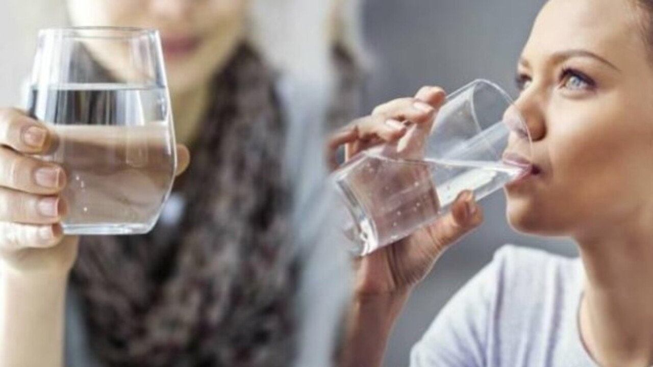 Alışkanlık haline getirmenizde fayda var! Saat başı bir bardak su içerseniz ne olur?