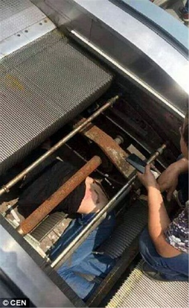 Alışveriş merkezinde korku dolu dakikalar