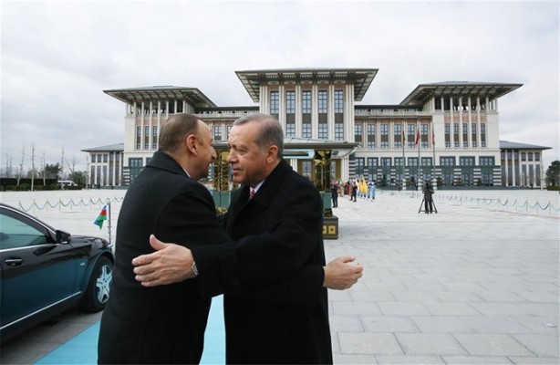 Foto - Aliyev Ankara'da