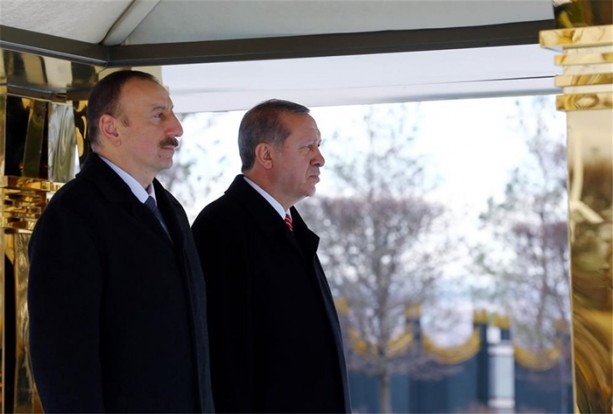 Foto - Aliyev Ankara'da