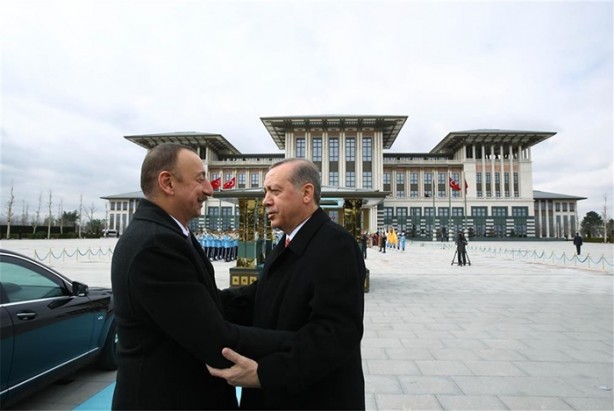 Foto - Aliyev Ankara'da
