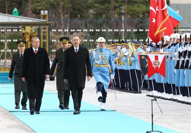 Foto - Aliyev Ankara'da