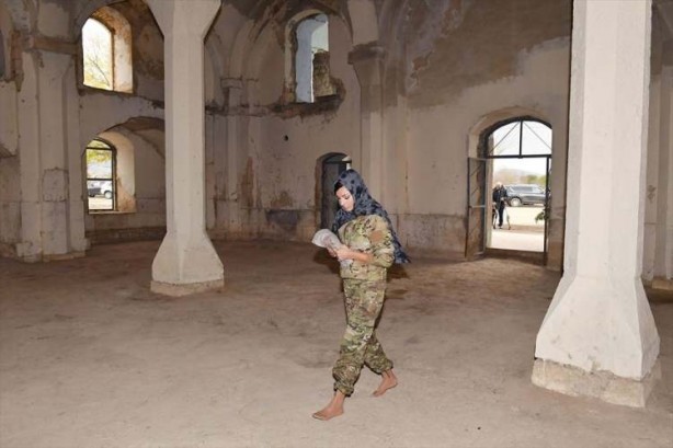 Foto - Aliyev ve eşi öyle bir şey yaptı ki... Ermenistan'ı kudurtan görüntüler