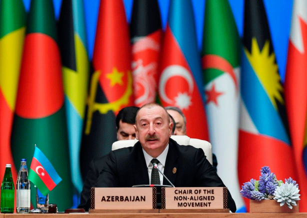 Foto - Aliyev'den Fransa'ya ültimatom: Soykırımlar için özür dile, o adalardan çık!