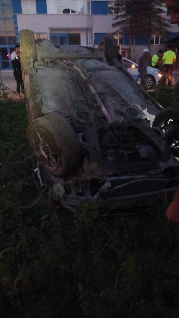 Foto - Alkol illetinin sonucu! Otomobiliyle takla attı