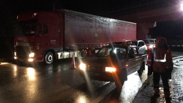 Foto - Alkol şişedeki gibi durmuyor! 