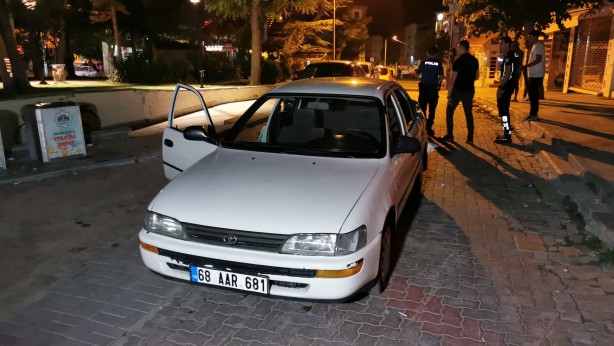 Foto - Alkolik maganda polisin başına bela oldu