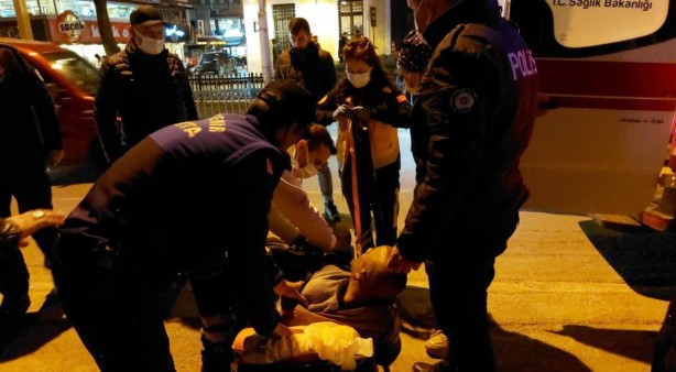 Foto - Alkollü şahıs, hem kendisini hem trafiği tehlikeye attı