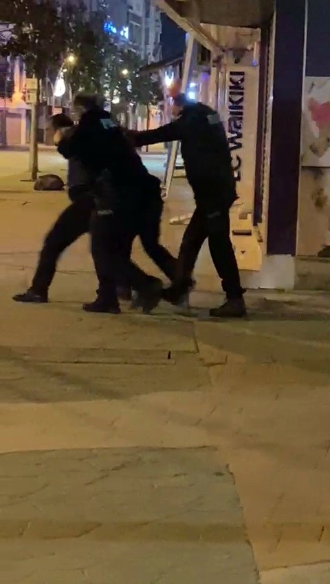 Foto - Alkollü şahıs polisleri çileden çıkardı!