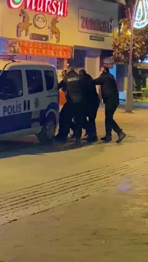 Alkollü şahıs polisleri çileden çıkardı!