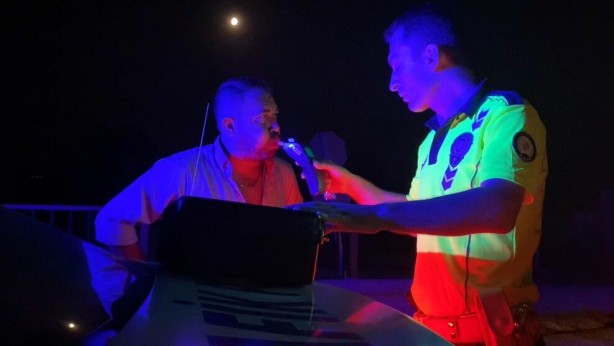 Foto - Alkollü sürücü kendini böyle savundu! Bu arabayı Diyarbakır'a kadar götürürüm