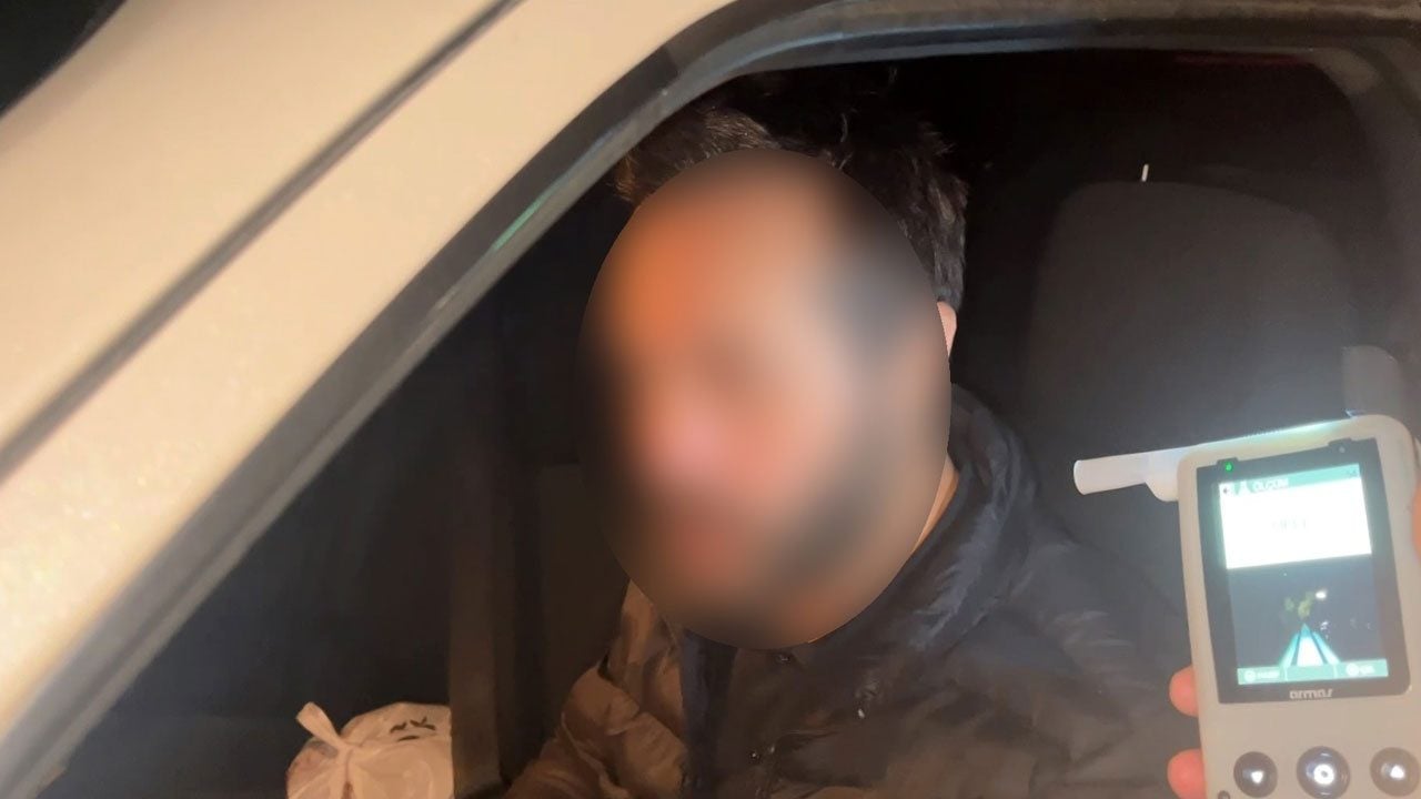Alkollü sürücü polisi çileden çıkardı! "Ben seyir halinde değilim memur bey"