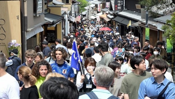 Foto - Alkolün iğrençliğine Avrupa’da sessiz kalmadı! Saygısız turist istemiyoruz