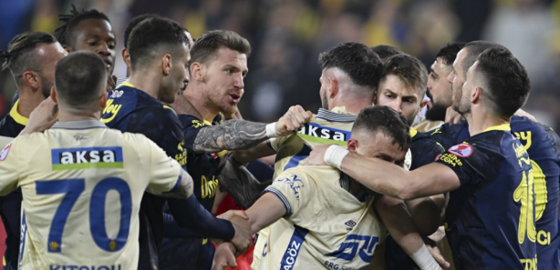 Foto - "Allah bana 150 yıl ömür verseydi... "Emre Belözoğlu kritik gelişmeyi duyurdu: 'Hayır' diyemedi, ortalık karışacak