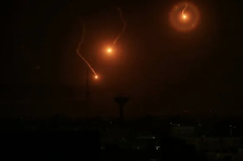 Foto - Allah (cc) seni kahhar sıfatıyla kahretsin inşallah be adam! Dünya bu edepsizliğe niye kör...