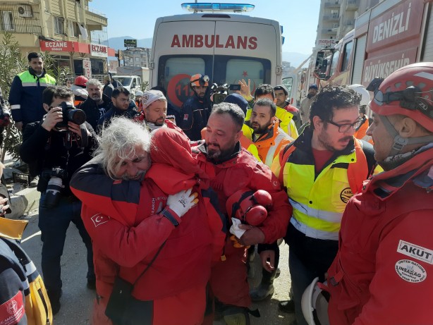 Foto - Allah çok büyük! 81 saat sonra gelen mucize
