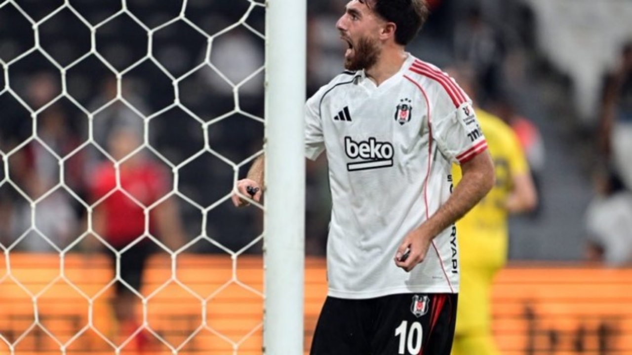 Foto - Allah kabul etsin! Son LGBT bükücü Orkun Kökçü cumada