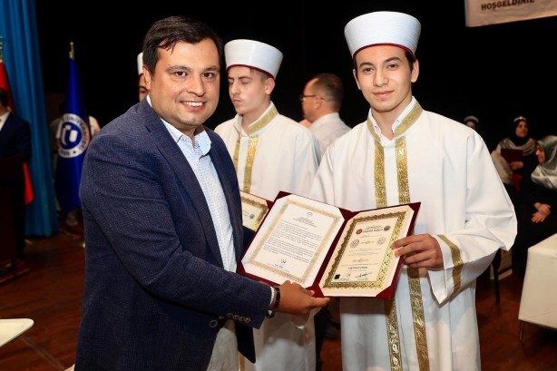 Foto - Allah sayınızı arttırsın! 62 genç daha yüce Kur'an'ı ezberleyip icazet aldı