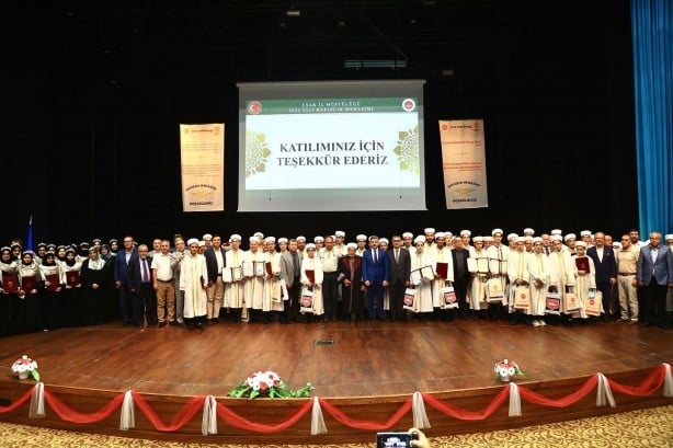 Foto - Allah sayınızı arttırsın! 62 genç daha yüce Kur'an'ı ezberleyip icazet aldı