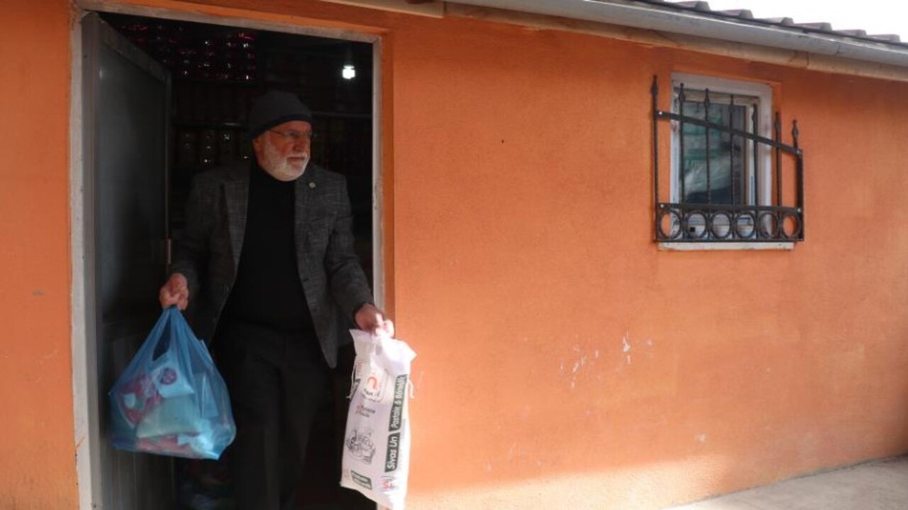 Foto - Allah sayınızı arttırsın! Bu bakkalda para değil dua geçiyor