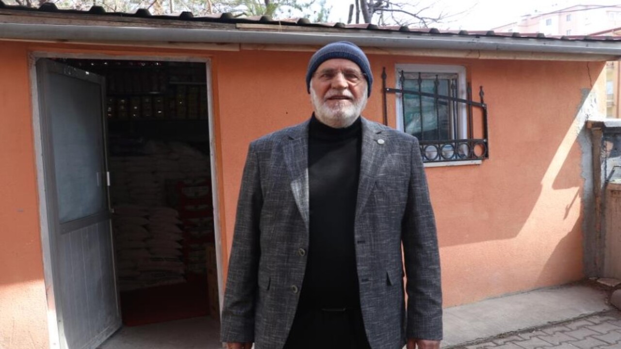 Foto - Allah sayınızı arttırsın! Bu bakkalda para değil dua geçiyor