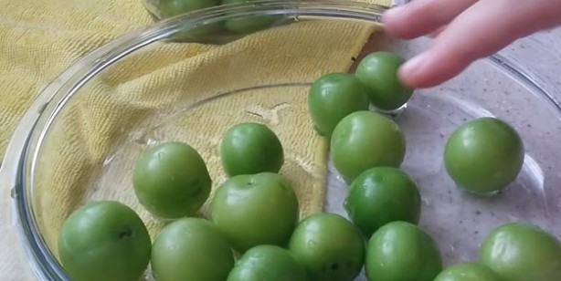 Foto - Alluciye tarifi! Alluciye nasıl yapılır, malzemeleri nelerdir? Yeşil erikli yöresel Mardin yemeği alluciye tarifi