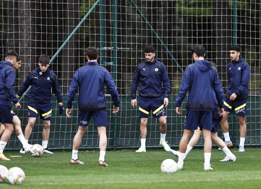 Foto - Almalıyız acilen diyerek duyurdular... Fenerbahçe’den Galatasaray’a yılın transfer çalımı! 