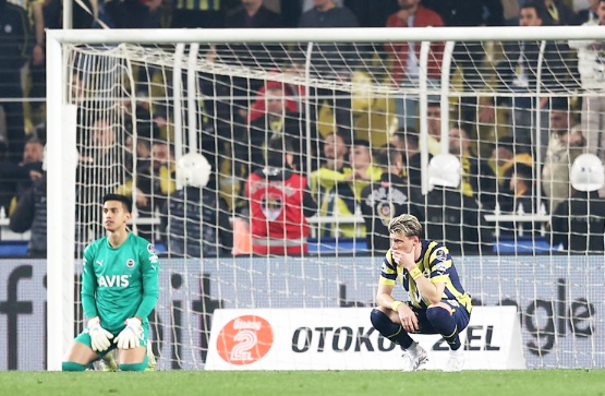 Foto - Almalıyız acilen diyerek duyurdular... Fenerbahçe’den Galatasaray’a yılın transfer çalımı! 