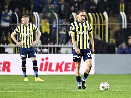 Foto - Almalıyız acilen diyerek duyurdular... Fenerbahçe’den Galatasaray’a yılın transfer çalımı! 