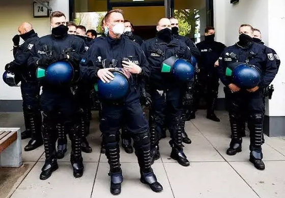 Foto - Almanlar iyice cozuttu! Kriz fışkırdı diye tutturdular: Çileden çıkartmak için ellerinden geleni yapıyorlar panzerler!