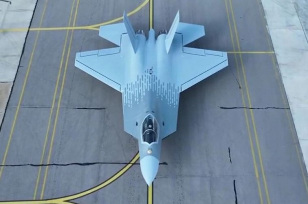 Foto - Almanlardan savaş uçağı Kaan analizi! Yoğun ilgi gösterdiler 