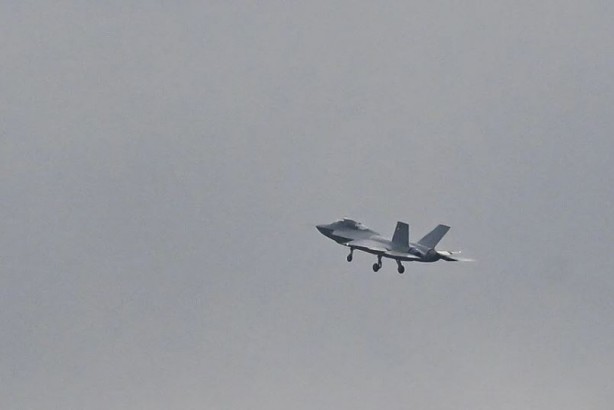 Foto - Almanlardan savaş uçağı Kaan analizi! Yoğun ilgi gösterdiler 