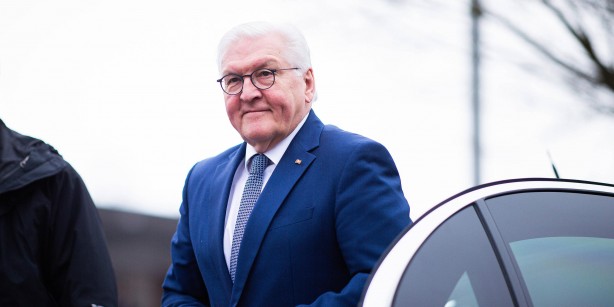 Foto - Almanya Cumhurbaşkanı Steinmeier'ı İstanbul Havalimanında karşılayan isim 'yeni Türkiye işte bu' dedirtti