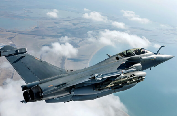 Foto - Almanya hükümeti ambargosu elinde mi patladı? Arapları Fransız Rafale’e yöneltti