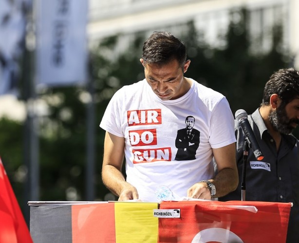 Foto - Almanya Mesut Özil için ayakta