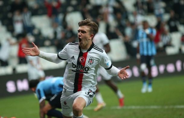 Foto - Almanya-Türkiye maçında çok konuşuldu! Gizemli isim tespit edildi