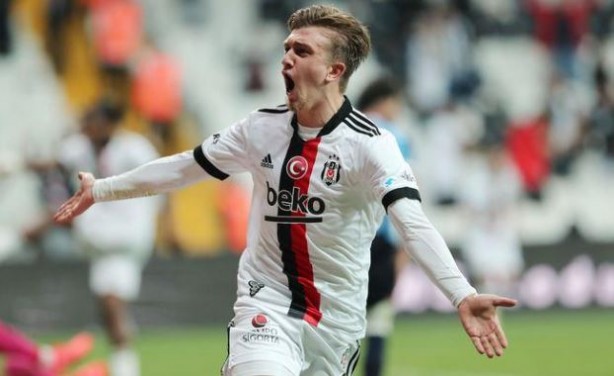 Foto - Almanya-Türkiye maçında çok konuşuldu! Gizemli isim tespit edildi