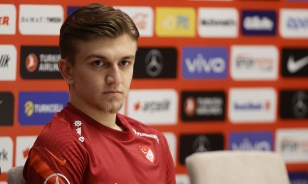 Foto - Almanya-Türkiye maçında çok konuşuldu! Gizemli isim tespit edildi