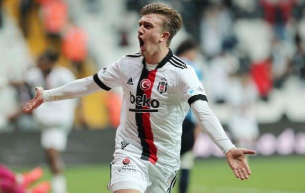 Foto - Almanya-Türkiye maçında çok konuşuldu! Gizemli isim tespit edildi