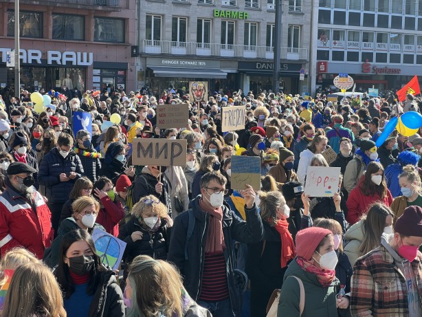 Foto - Almanya'da binler sokağa indi
