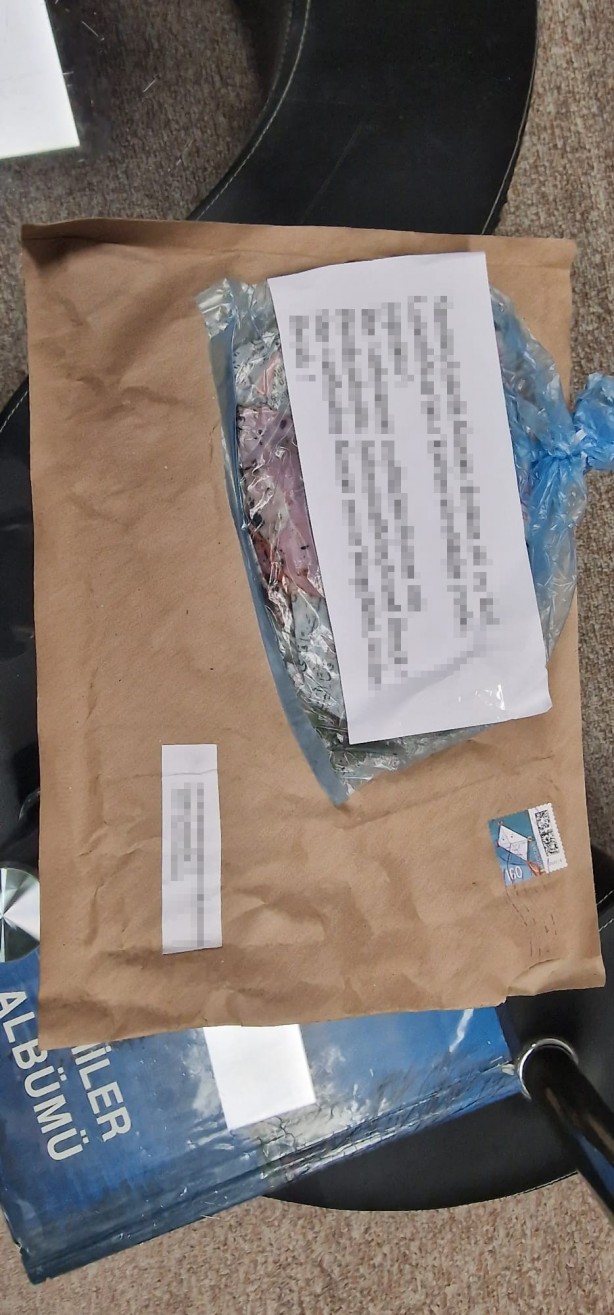 Foto - Almanya'da camilere iğrenç saldırı! Poşetin içinde gönderdiler