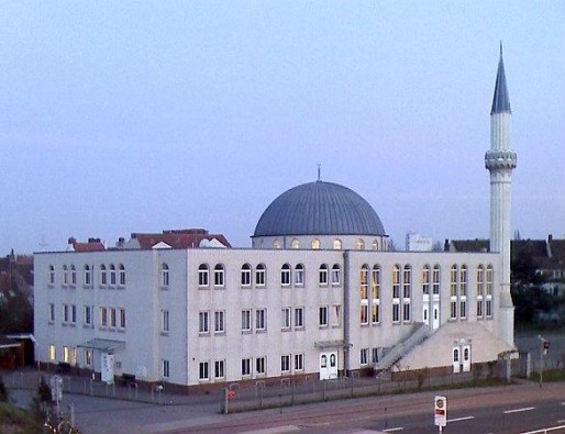 Avrupa'nın göbeğinde camiye alçak saldırı! İkinci kez...