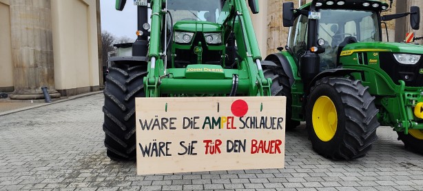 Foto - Almanya'da çiftçiler sokağa döküldü! Hükümete istifa çağrısı