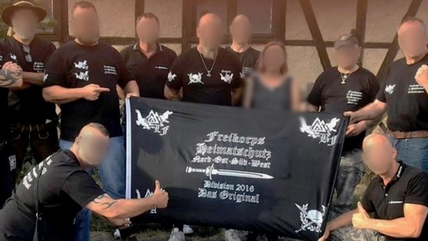 Foto - Almanya’da Cuma namazını basma planı yapan ırkçı örgüt çökertildi