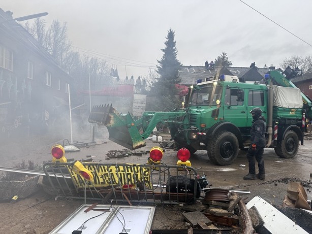Foto - Almanya'da eylemciler direnişe geçti! Gözaltılar var