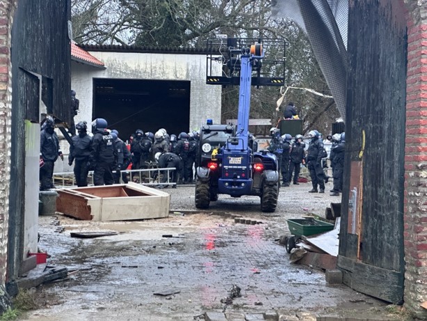 Foto - Almanya'da eylemciler direnişe geçti! Gözaltılar var