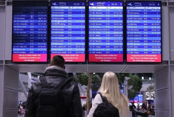 Foto - Almanya'da grev ulaşımı vurdu! Tren istasyonları boş kaldı