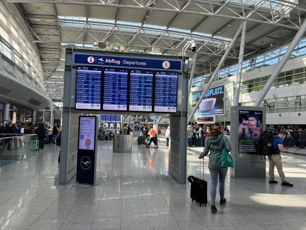 Foto - Almanya'da pilotlar grevde! Yüzlerce uçuş iptal edildi