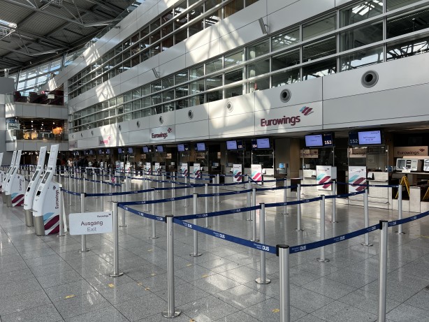 Foto - Almanya'da pilotlar grevde! Yüzlerce uçuş iptal edildi